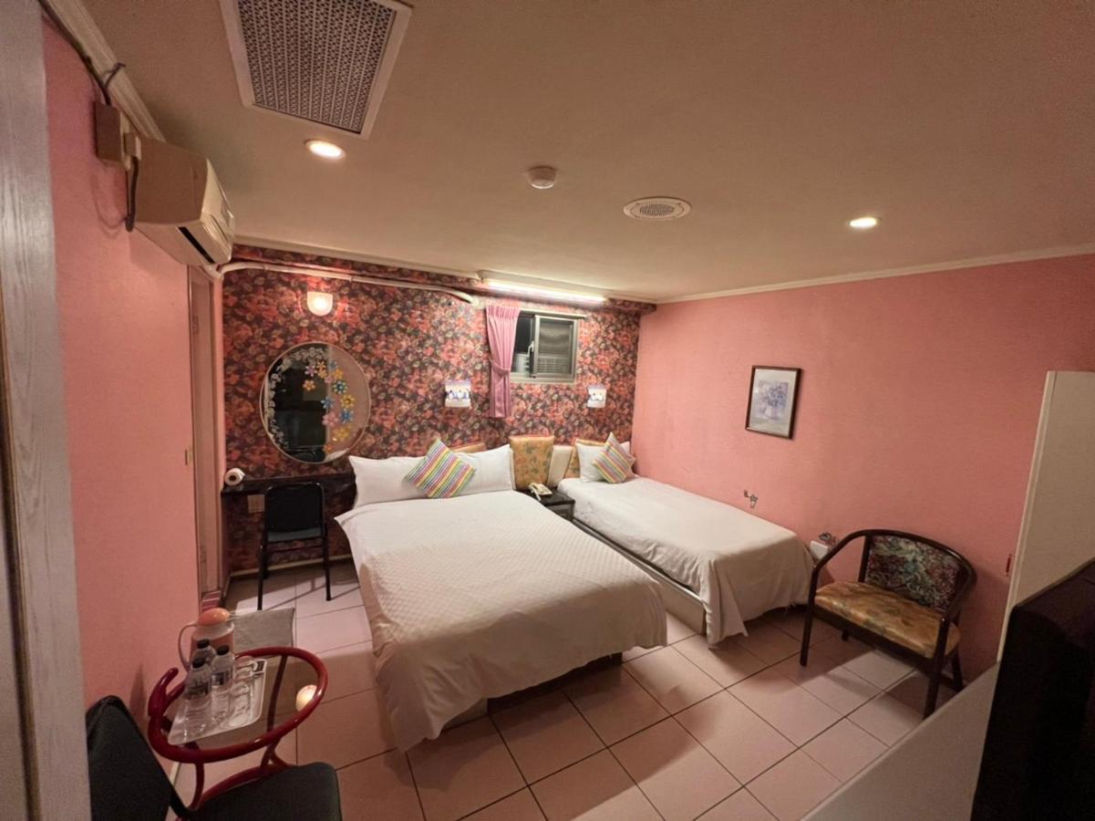 Boston Hotel Chiayi City Exteriör bild
