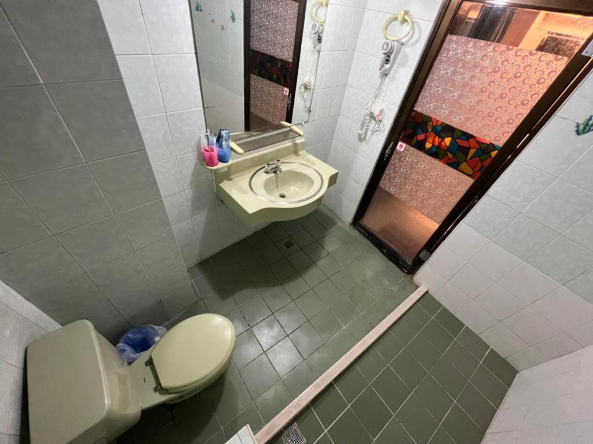 Boston Hotel Chiayi City Exteriör bild