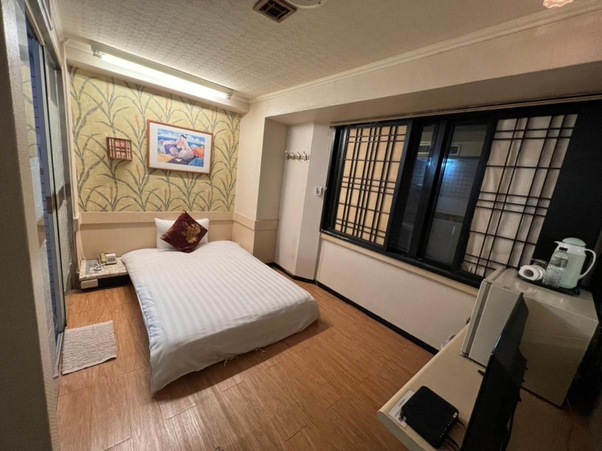 Boston Hotel Chiayi City Exteriör bild