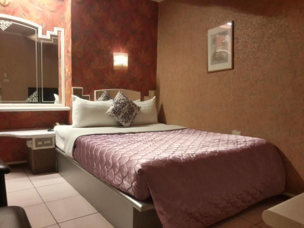 Boston Hotel Chiayi City Exteriör bild