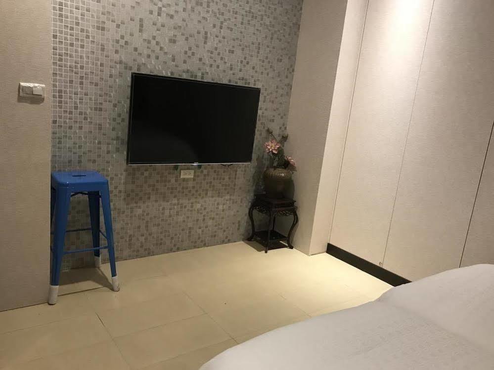 Boston Hotel Chiayi City Exteriör bild