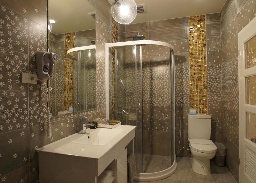 Boston Hotel Chiayi City Exteriör bild